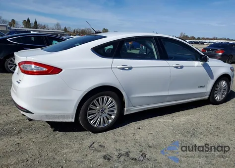 2014 Ford Fusion Se Hybrid z USA, uszkodzony, nr VIN 3FA6P0LU9ER164137